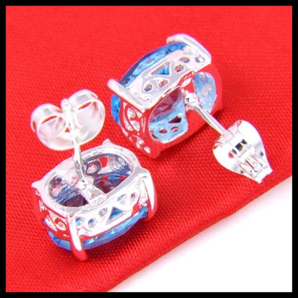 Luxurious 2ct Blue Topaz 925 Sterling Silver Oval Stud Handmade Earrings - Picture 9 of 10
